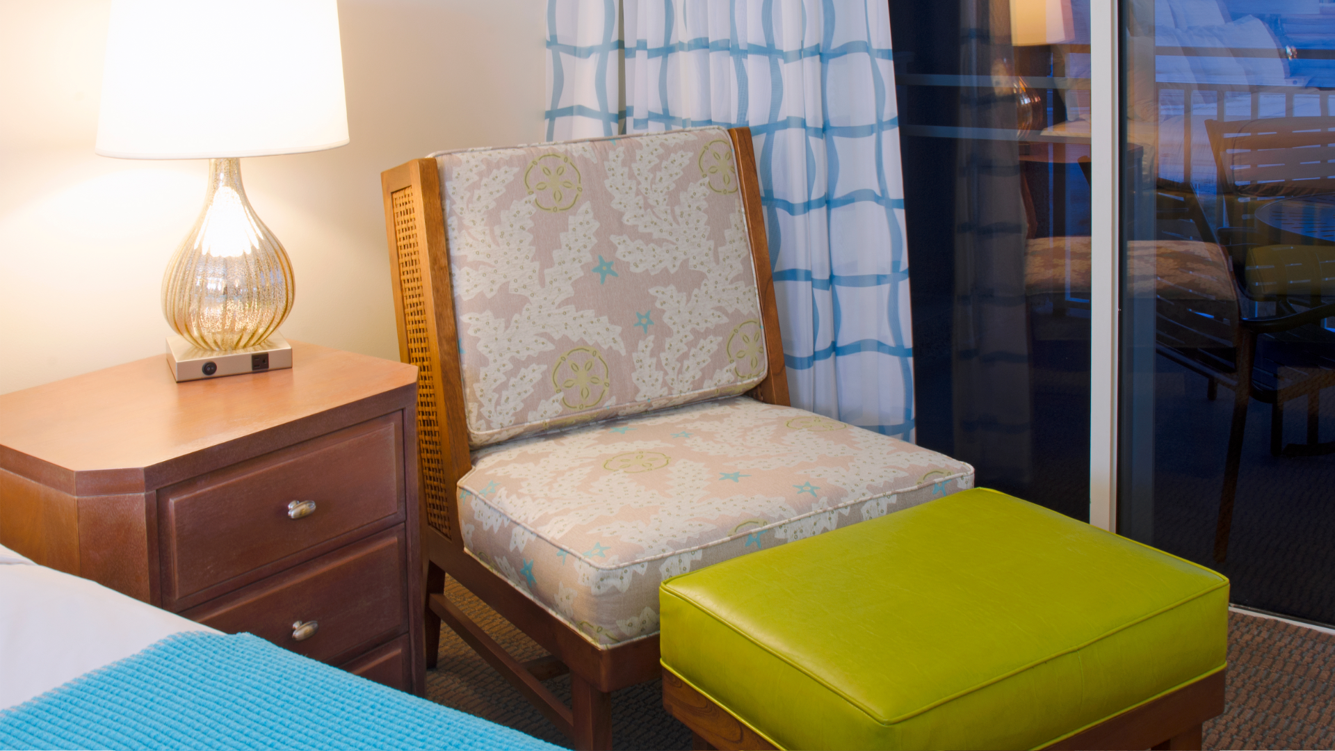 Modern Leather Ottoman: Sleek and Practical Addition